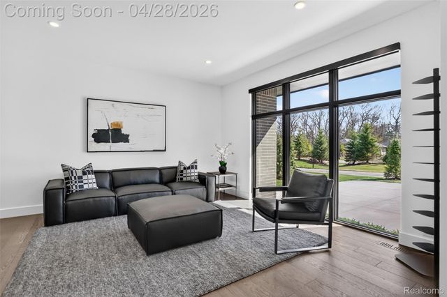7004 Franklin Road, Bloomfield Hills, MI 48301
