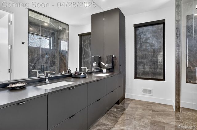 7004 Franklin Road, Bloomfield Hills, MI 48301