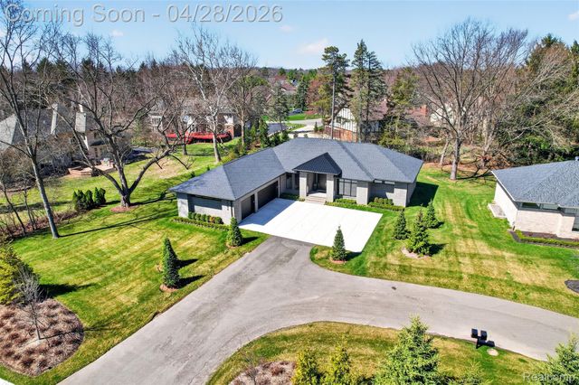 7004 Franklin Road, Bloomfield Hills, MI 48301