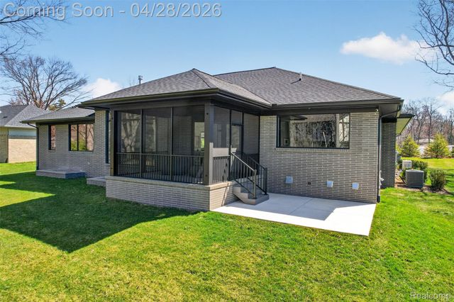 7004 Franklin Road, Bloomfield Hills, MI 48301
