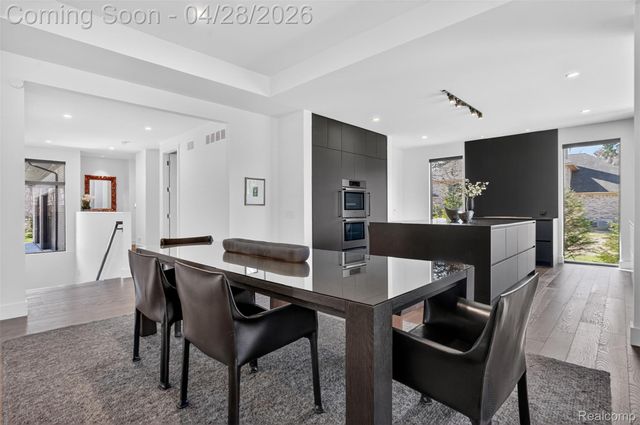 7004 Franklin Road, Bloomfield Hills, MI 48301