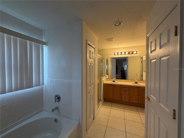 456 WATERFORD WAY, Kissimmee, FL 34746