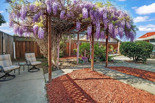 35415 Blackburn Dr, Newark, CA 94560