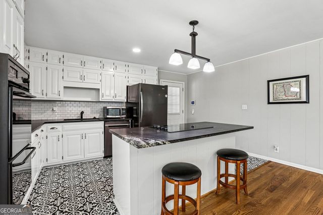305 Oak Avenue, Carrollton, GA 30117