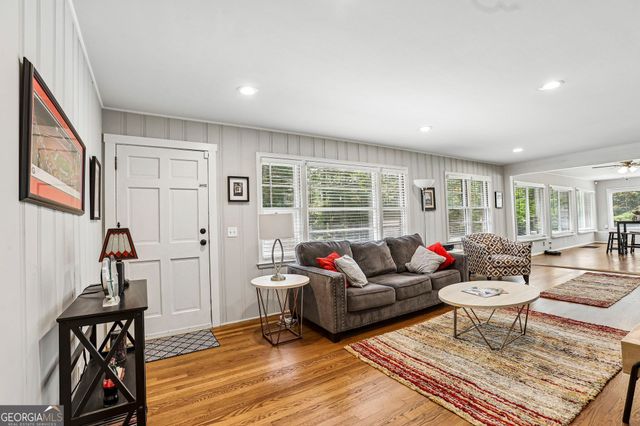 305 Oak Avenue, Carrollton, GA 30117