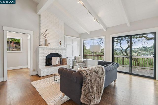 858 858 Mountain View Dr, Lafayette, CA 94549