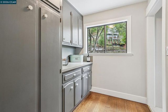 858 858 Mountain View Dr, Lafayette, CA 94549