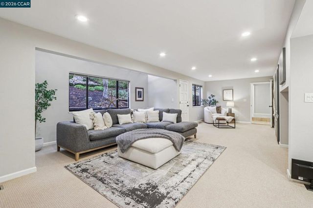 858 858 Mountain View Dr, Lafayette, CA 94549