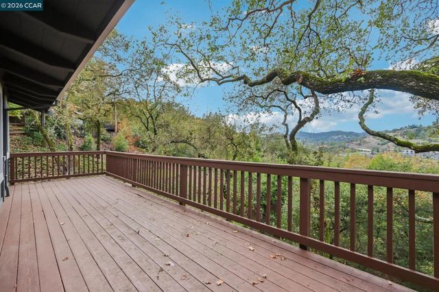 858 858 Mountain View Dr, Lafayette, CA 94549