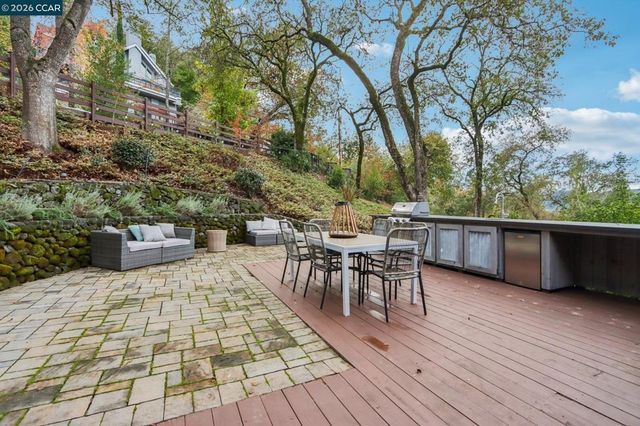 858 858 Mountain View Dr, Lafayette, CA 94549