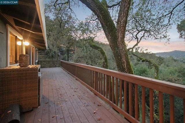 858 858 Mountain View Dr, Lafayette, CA 94549