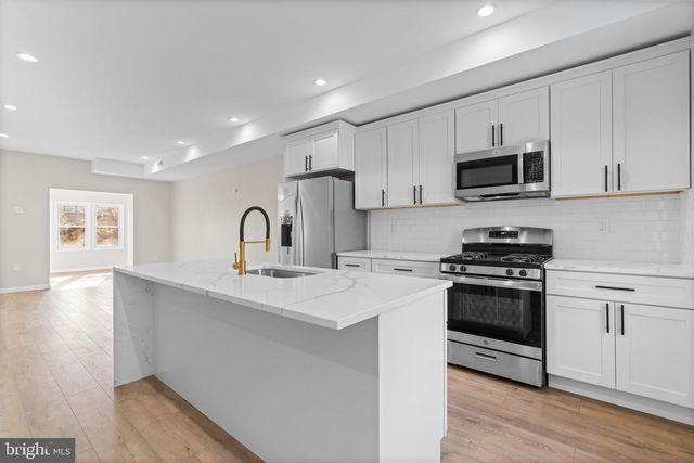 2846 OAKLEY AVE, Baltimore, MD 21215