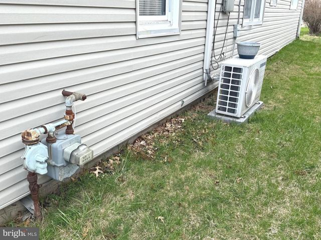 207-209 LEMON ST, Stowe, PA 19464