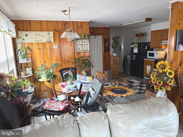 207-209 LEMON ST, Stowe, PA 19464