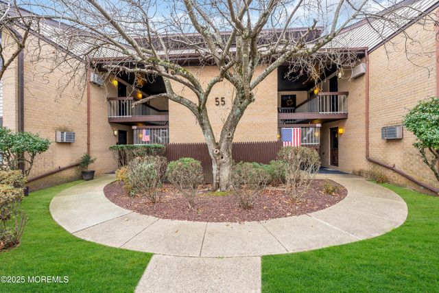 55 Amberly Drive G, Manalapan, NJ 07726