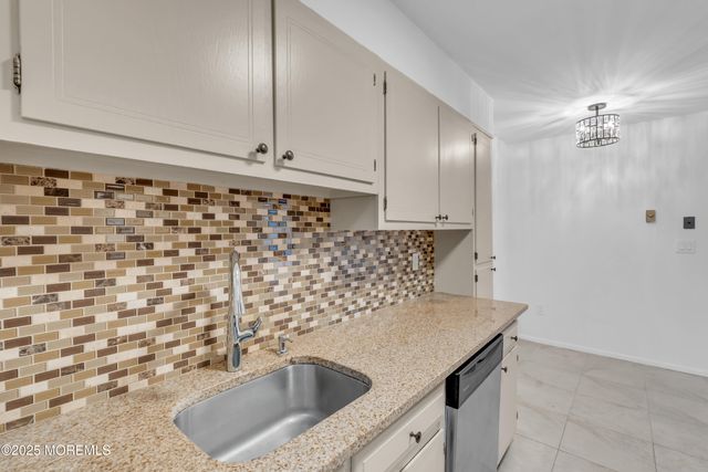 55 Amberly Drive G, Manalapan, NJ 07726