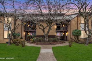 55 Amberly Drive G, Manalapan, NJ 07726