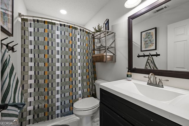 16 Quail Run Court, Newnan, GA 30265