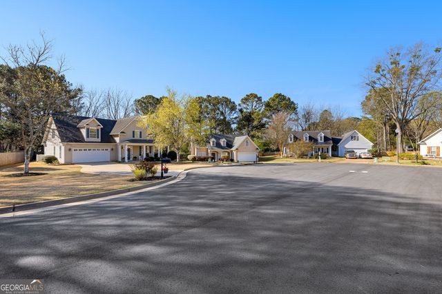 16 Quail Run Court, Newnan, GA 30265