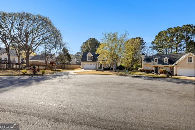 16 Quail Run Court, Newnan, GA 30265