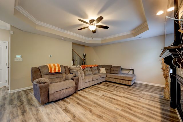 356 Barry Dr, Clarksville, TN 37040