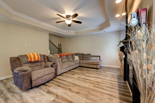 356 Barry Dr, Clarksville, TN 37040