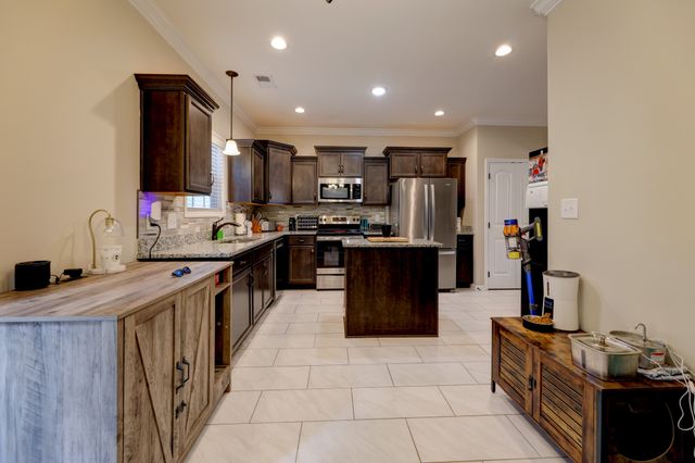356 Barry Dr, Clarksville, TN 37040