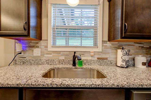 356 Barry Dr, Clarksville, TN 37040
