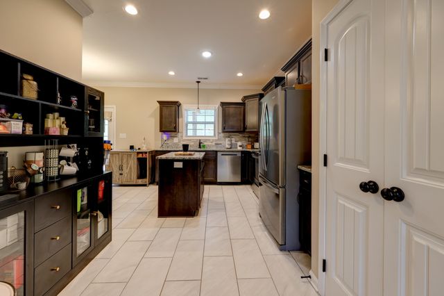 356 Barry Dr, Clarksville, TN 37040