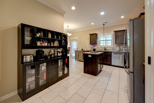 356 Barry Dr, Clarksville, TN 37040