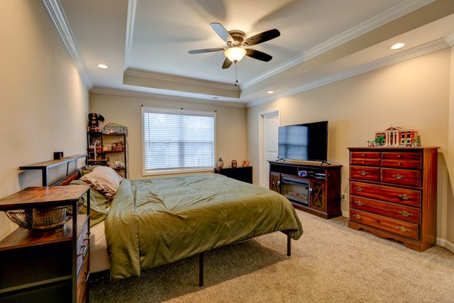 356 Barry Dr, Clarksville, TN 37040