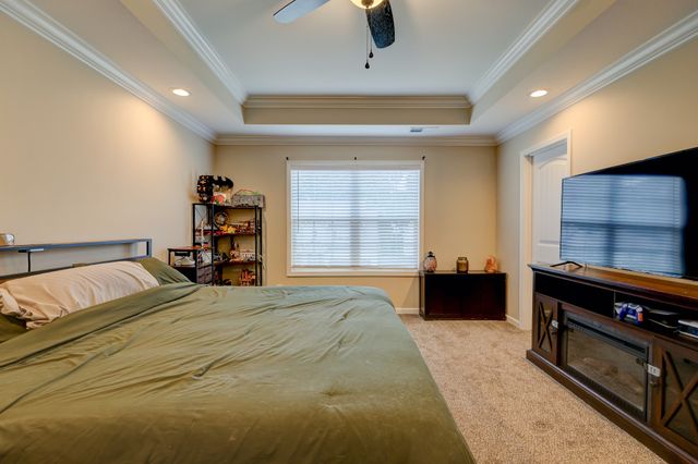 356 Barry Dr, Clarksville, TN 37040