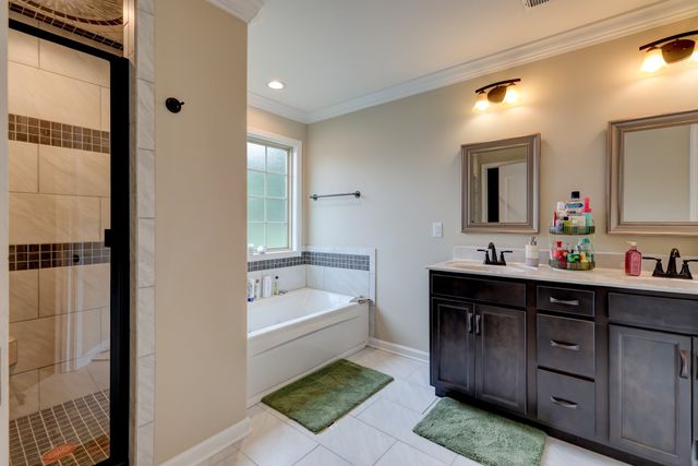 356 Barry Dr, Clarksville, TN 37040