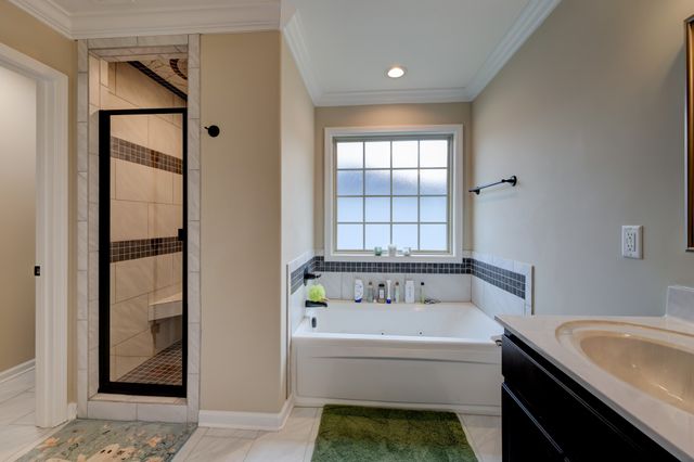 356 Barry Dr, Clarksville, TN 37040