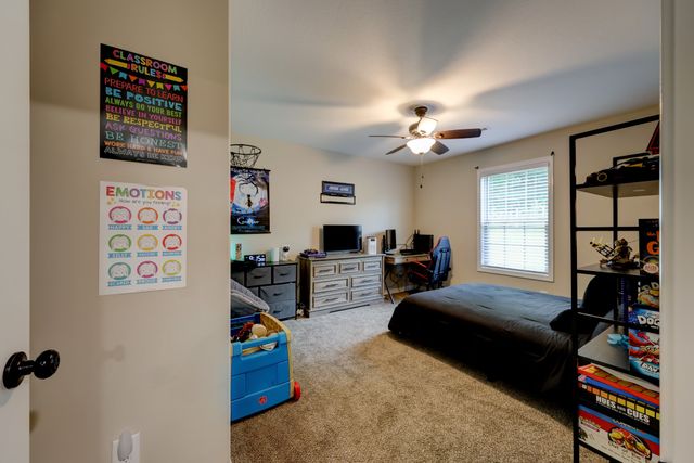 356 Barry Dr, Clarksville, TN 37040