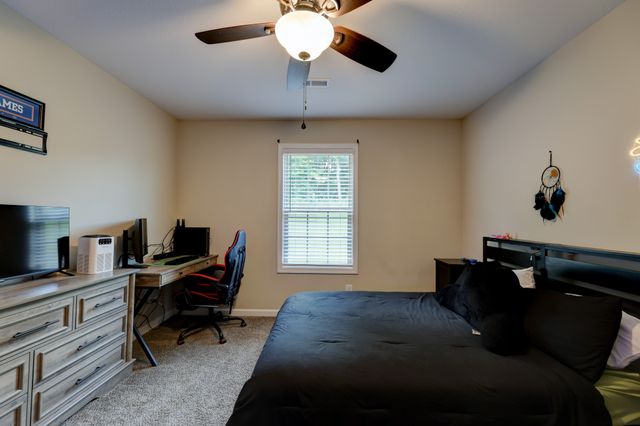 356 Barry Dr, Clarksville, TN 37040