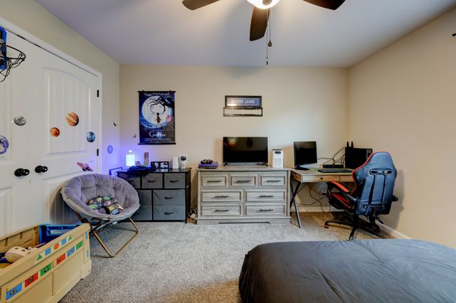 356 Barry Dr, Clarksville, TN 37040