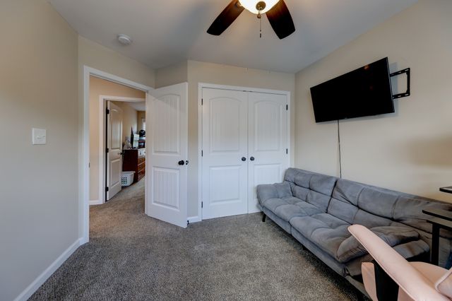 356 Barry Dr, Clarksville, TN 37040
