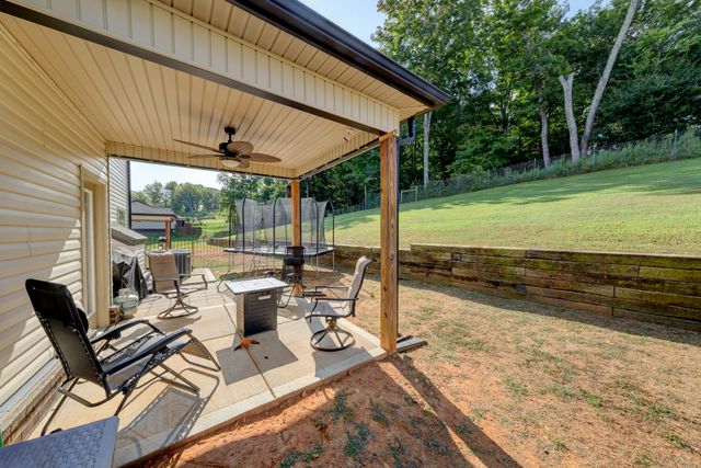 356 Barry Dr, Clarksville, TN 37040