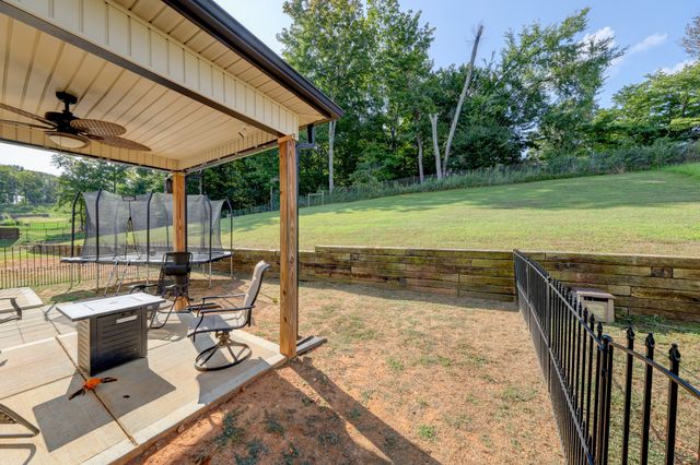 356 Barry Dr, Clarksville, TN 37040