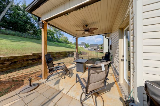 356 Barry Dr, Clarksville, TN 37040