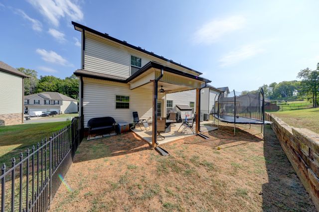 356 Barry Dr, Clarksville, TN 37040