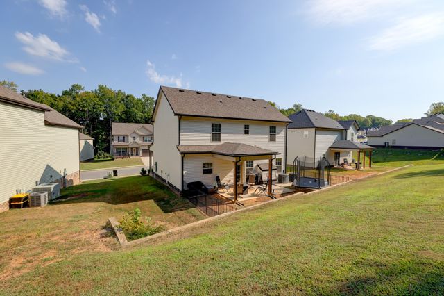 356 Barry Dr, Clarksville, TN 37040
