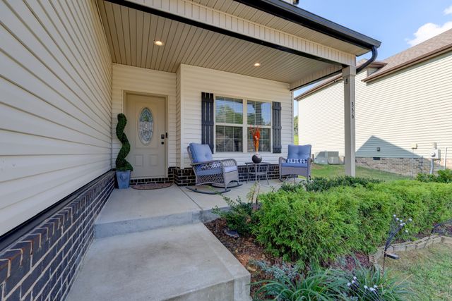 356 Barry Dr, Clarksville, TN 37040