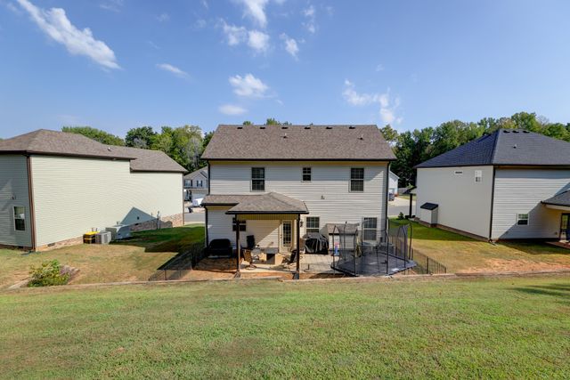 356 Barry Dr, Clarksville, TN 37040