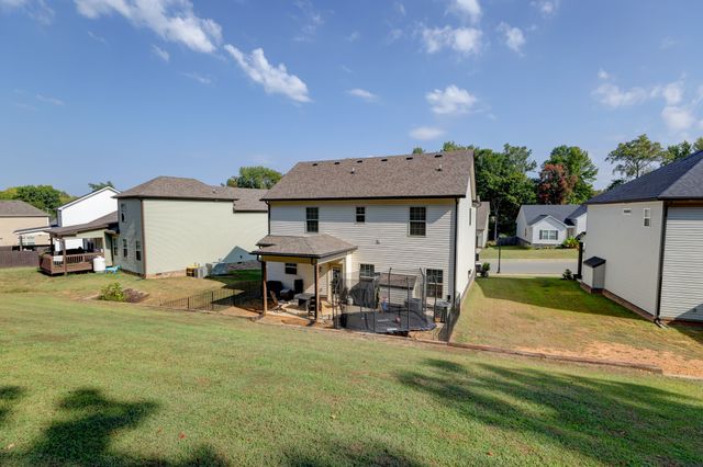356 Barry Dr, Clarksville, TN 37040