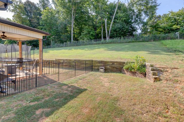 356 Barry Dr, Clarksville, TN 37040