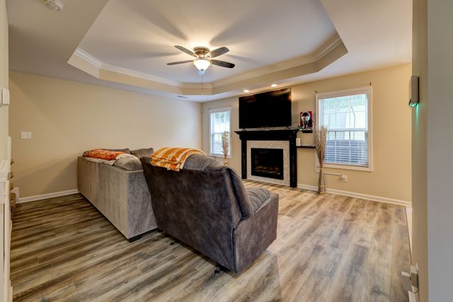 356 Barry Dr, Clarksville, TN 37040