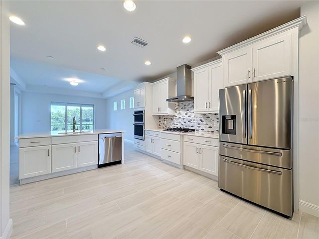 10618 KLEE AVENUE, Bradenton, FL 34212