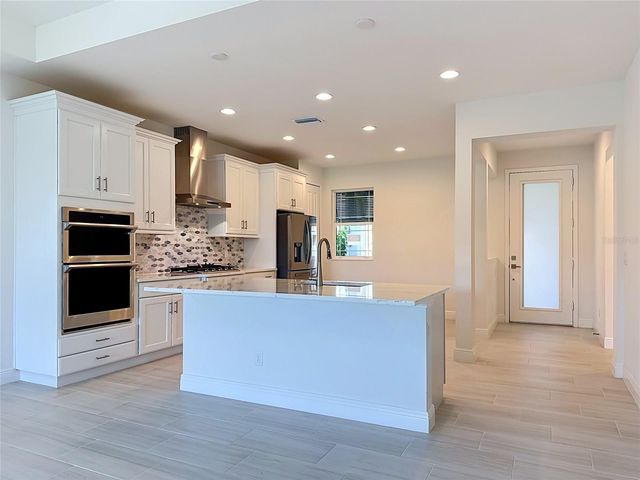 10618 KLEE AVENUE, Bradenton, FL 34212